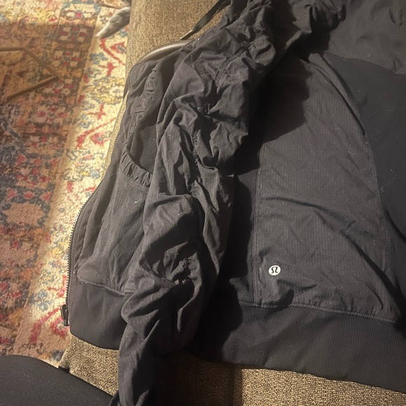 Lulu lemon zip up jacket. Size 2 - Picture 3 of 3